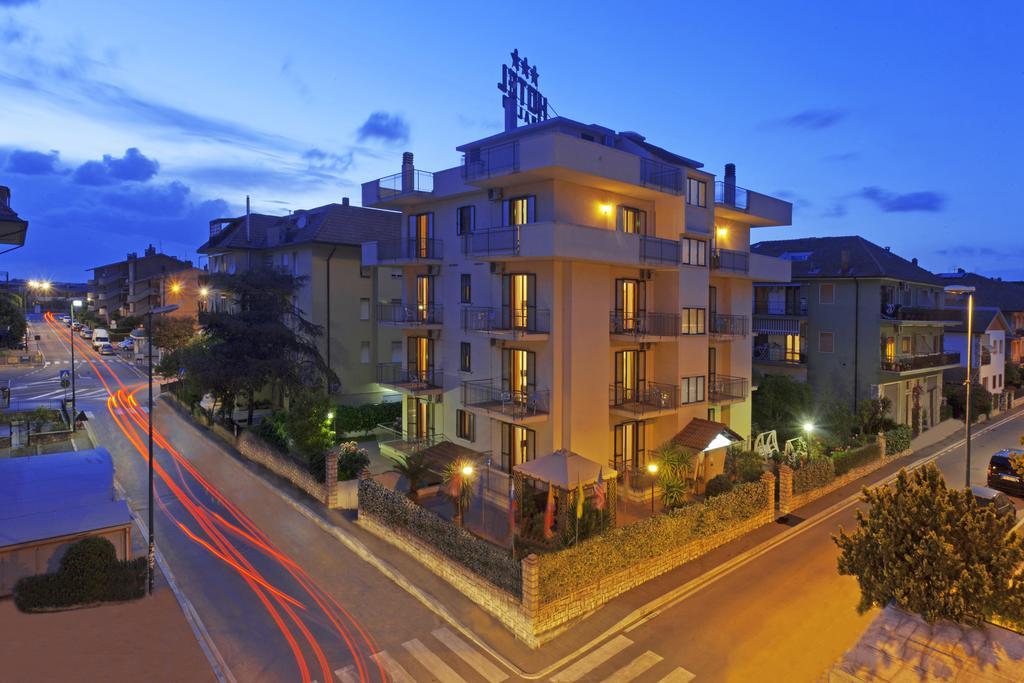 Hotel Corallo Albinia Exterior foto