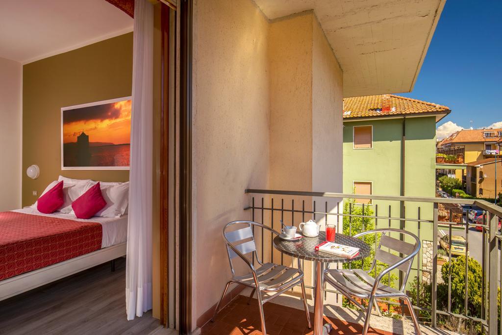 Hotel Corallo Albinia Exterior foto