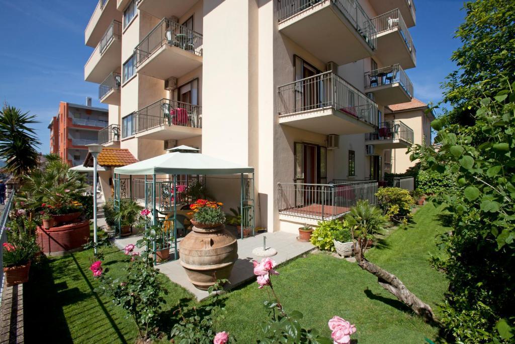 Hotel Corallo Albinia Exterior foto
