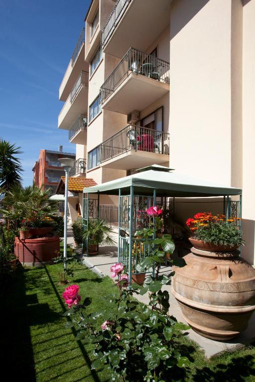 Hotel Corallo Albinia Exterior foto
